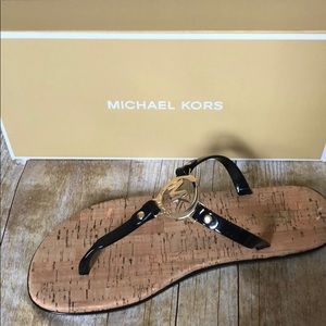 BRAND NEW! MICHAEL KORS CHARM JELLY SANDALS! Size7